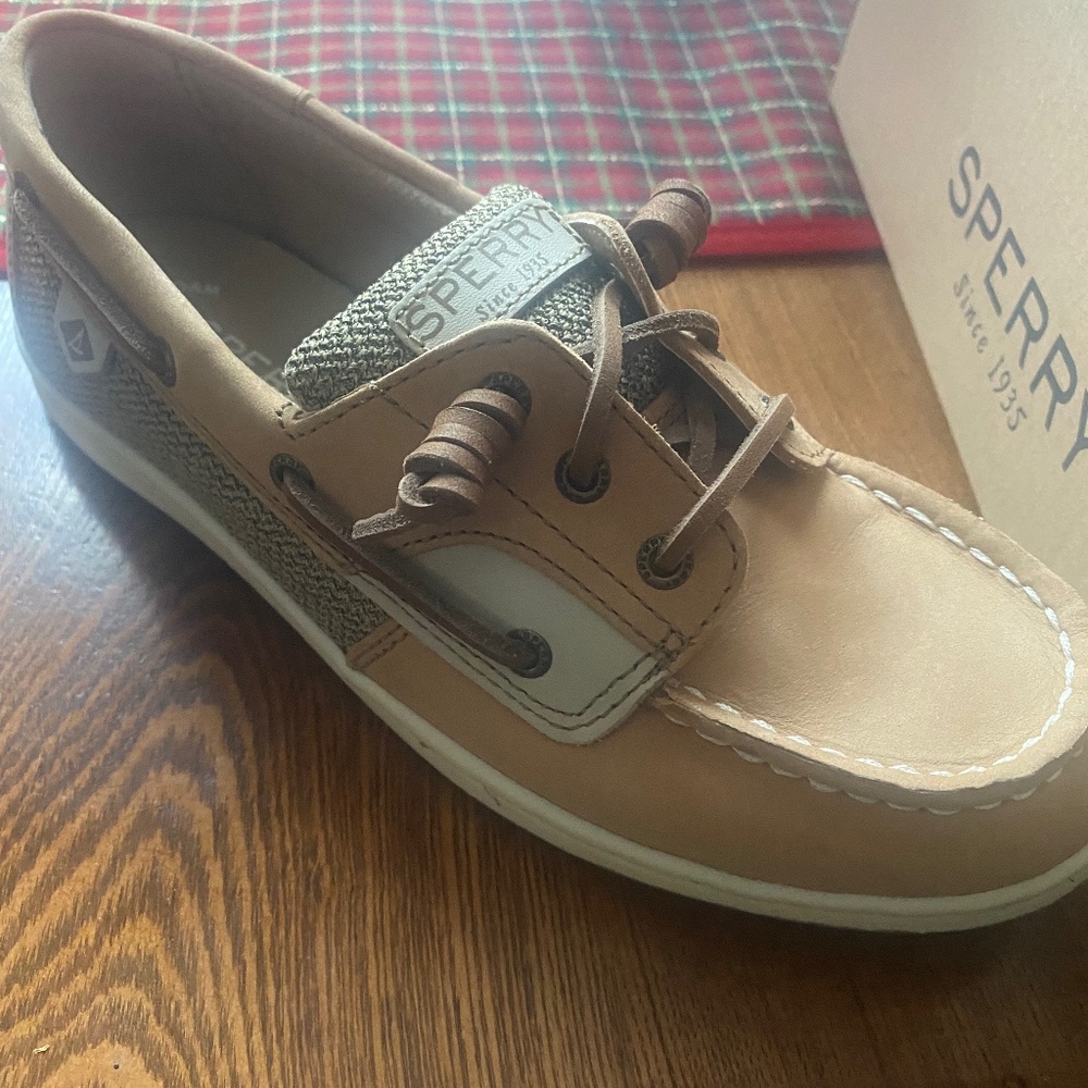 Girls sperry’s